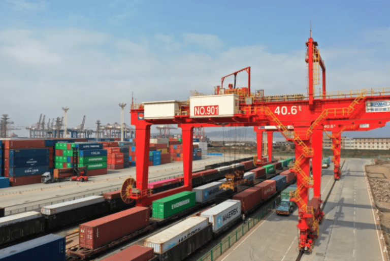 Port-of-Ningbo-rail-terminal